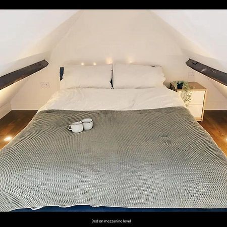 Mezzanine Studio Apartment 런던 외부 사진