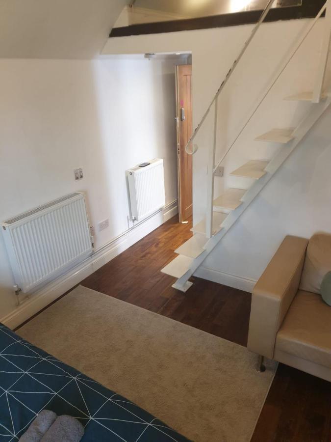 Mezzanine Studio Apartment 런던 외부 사진