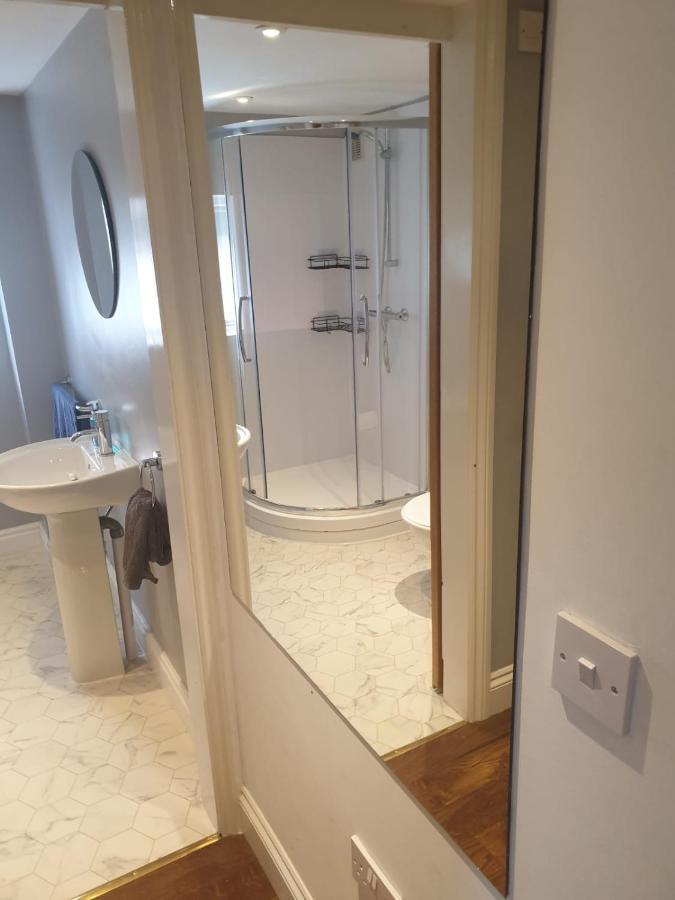 Mezzanine Studio Apartment 런던 외부 사진