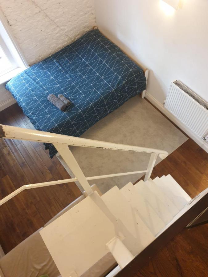 Mezzanine Studio Apartment 런던 외부 사진