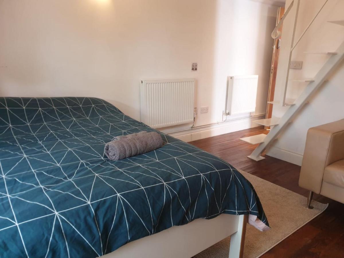Mezzanine Studio Apartment 런던 외부 사진